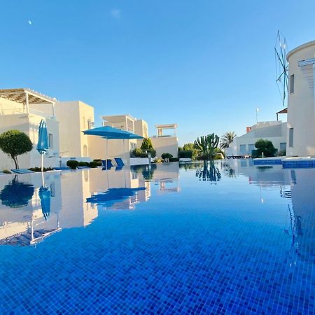 Wavebreeze Villas Paphos Exterior foto